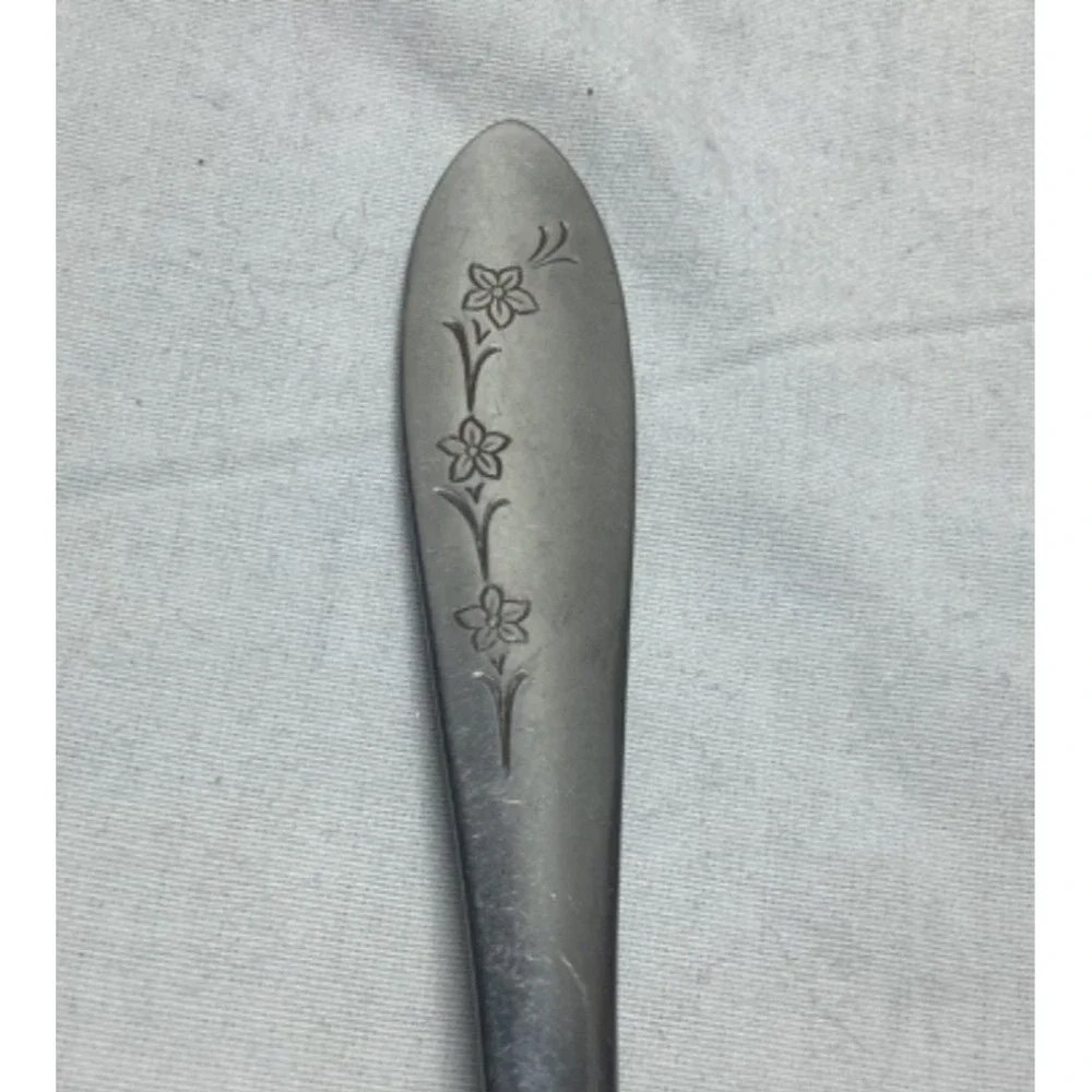 Vintage Wallace Stainless Steel Silverware Set New Day Fork Spoon Knife